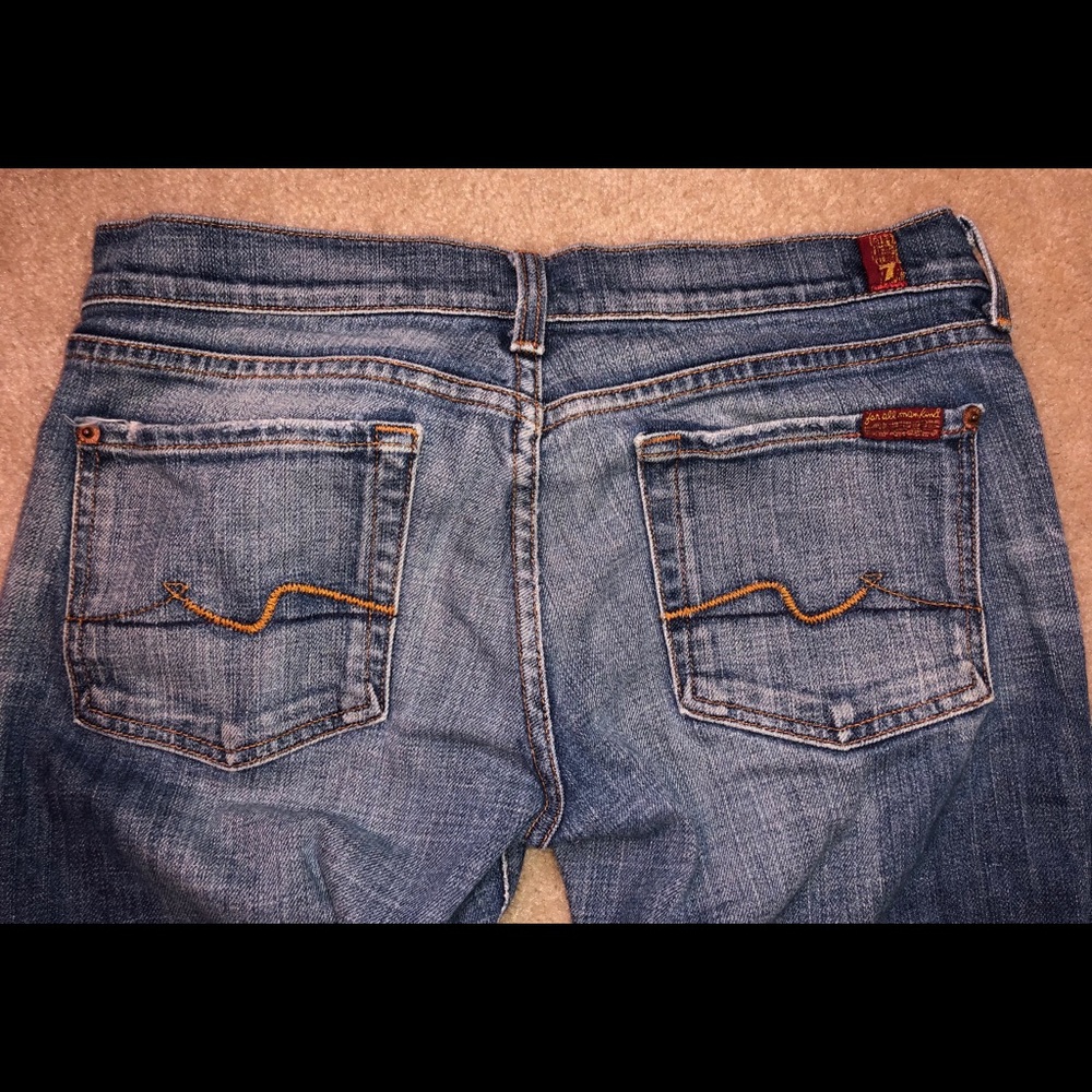 Blue jeans lite distressing size 28